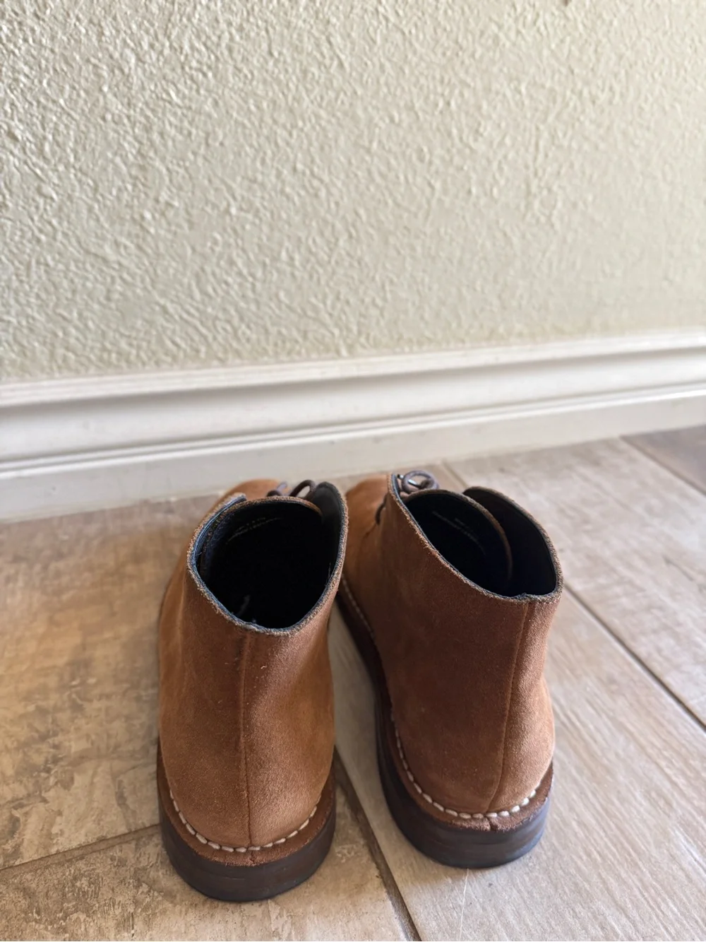 Men’s Chukka Boots in Cognac Suede